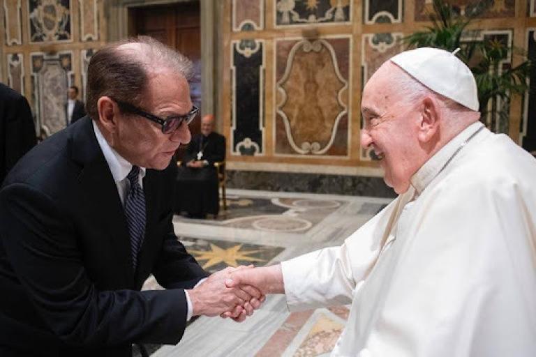 Associate Professor Andrew Furco meets with Pope Francis